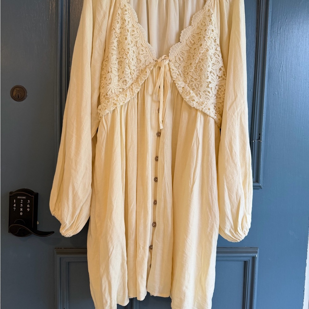 Listicle Cream Pleated Skirt